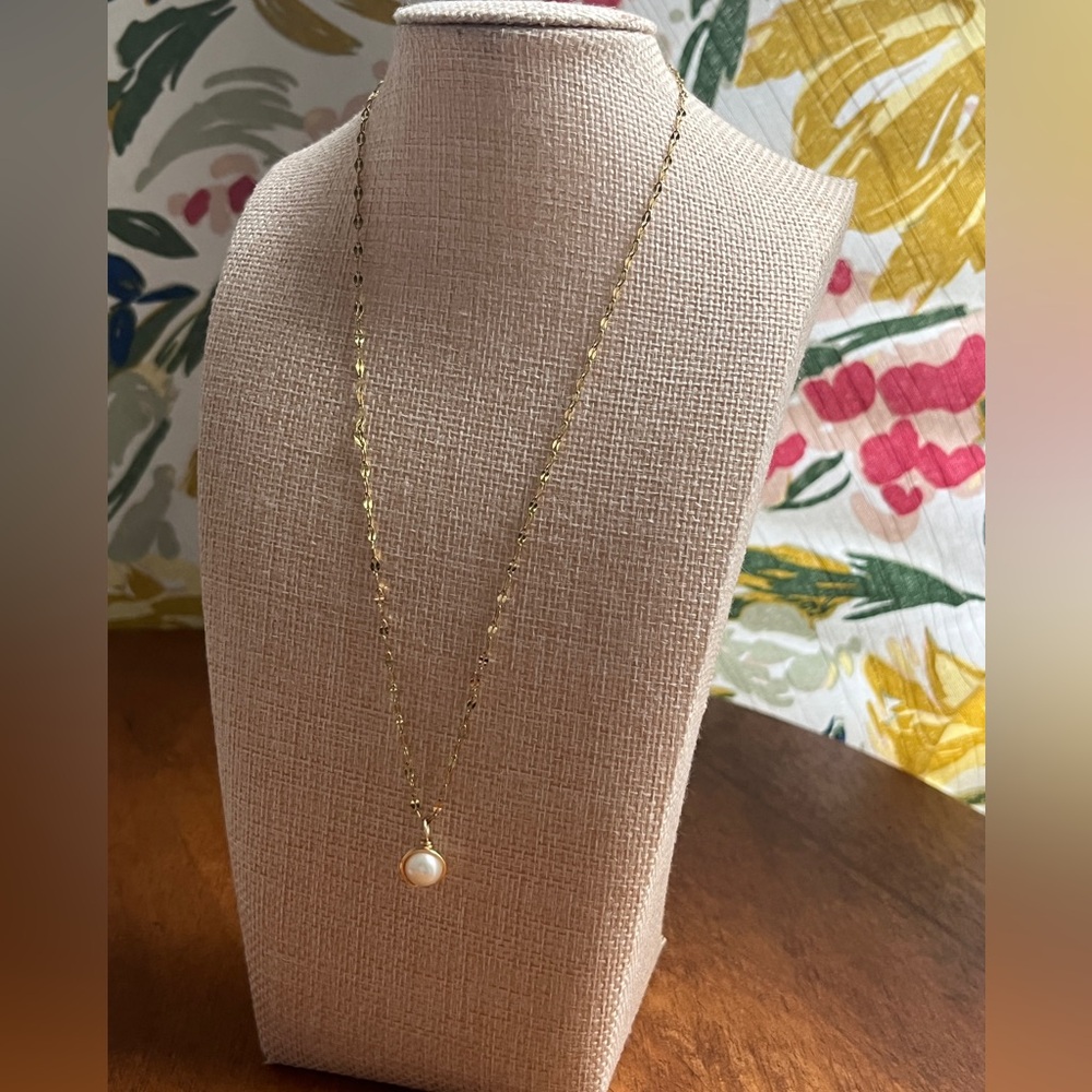 Genuine Freshwater White Pearl on 18K Gold Plated over stainless steel 17” Chain - Picture 3 of 10